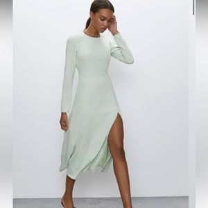 Aritzia Babaton Meghan Dress